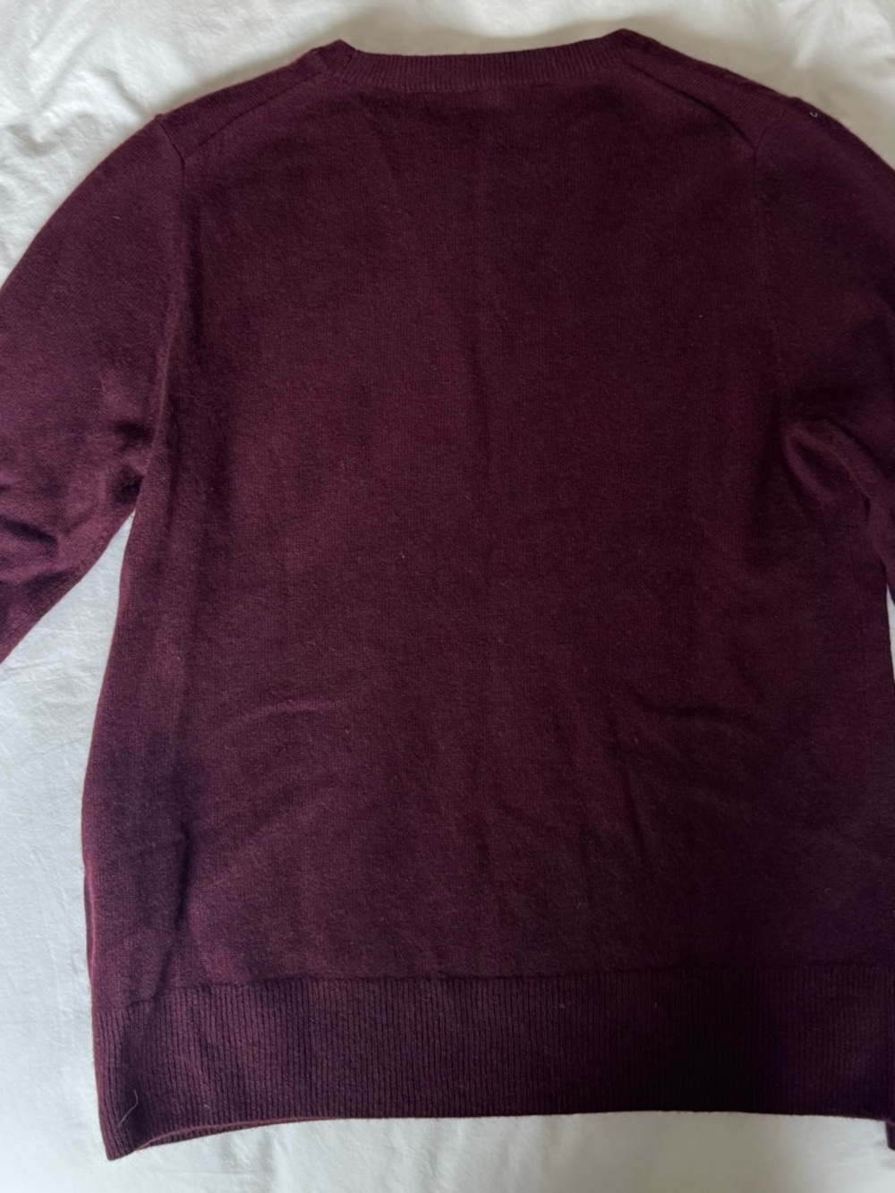 Quince - Mongolian Cashmere Crewneck Sweater in Burgundy - Picture 5 of 6